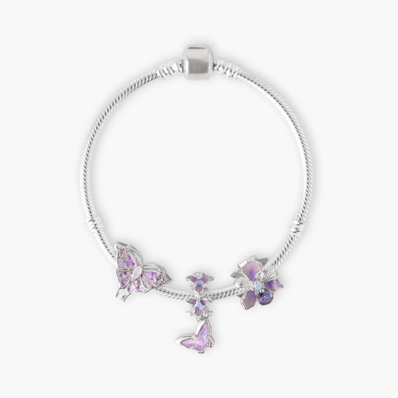 Armband mit Charms Set LAVENDER FAIRYFLIGHT aus 925 Sterling-Silber, Flatlay – Charmerie – erhältlich in 17 cm, 18 cm, 19 cm und 20 cm
