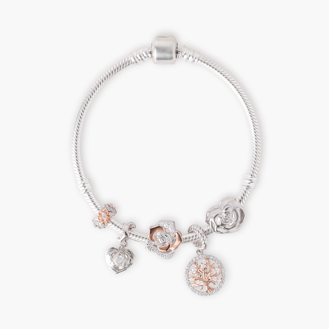 Armband mit Charms Set ROSÉ BLOOM aus 925 Sterling-Silber, Flatlay – Charmerie – erhältlich in 17 cm, 18 cm, 19 cm und 20 cm