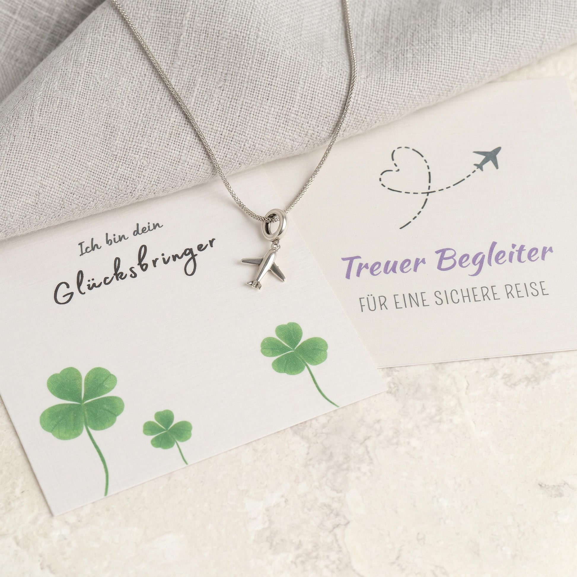 Kette mit Flugzeug-Anhänger aus 925 Silber, Geschenkkarte "Treuer Begleiter für eine sichere Reise"