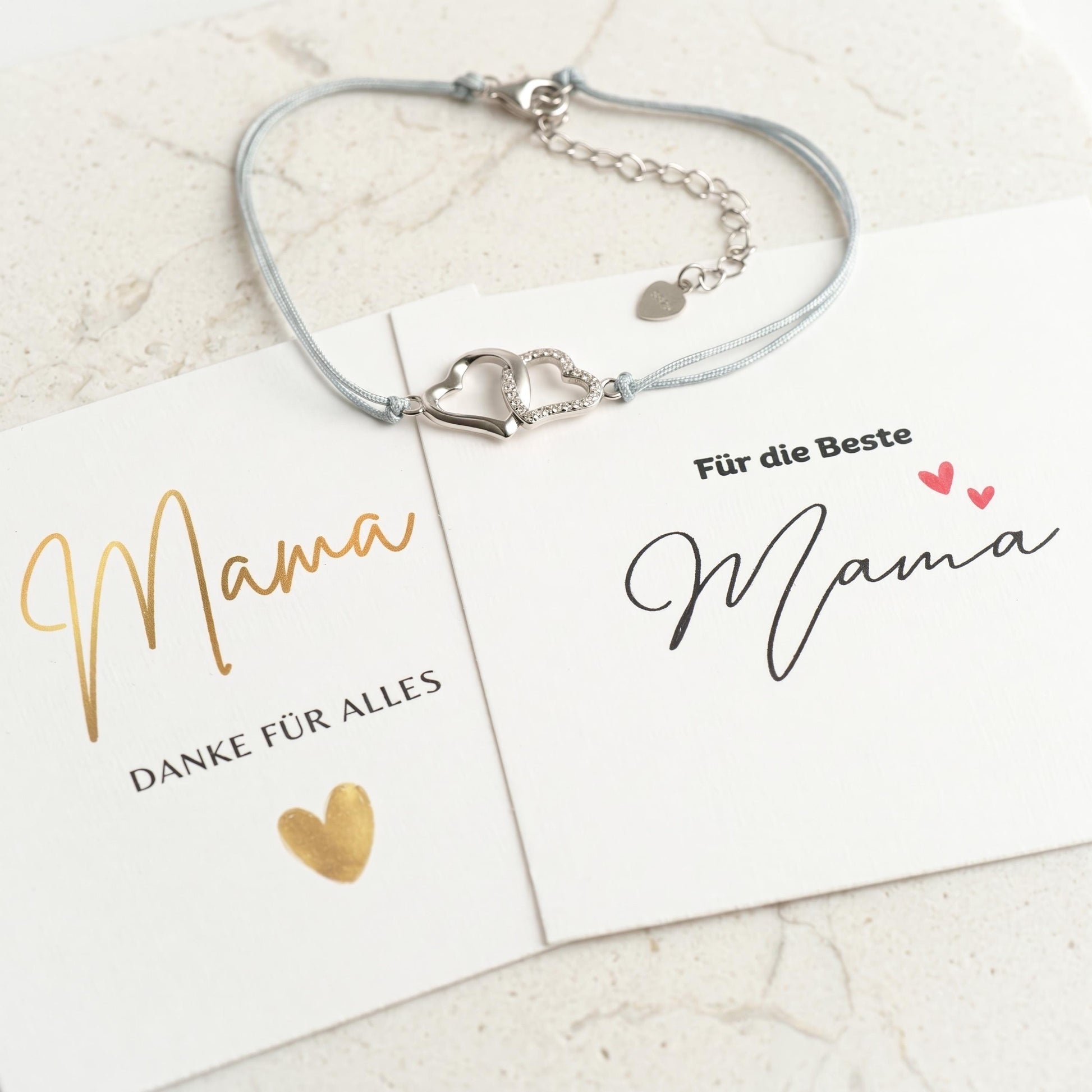 Geschenkkarte "Mama, Danke für alles" mit goldener Schrift zum Segeltau-Armband mit Herzanhänger