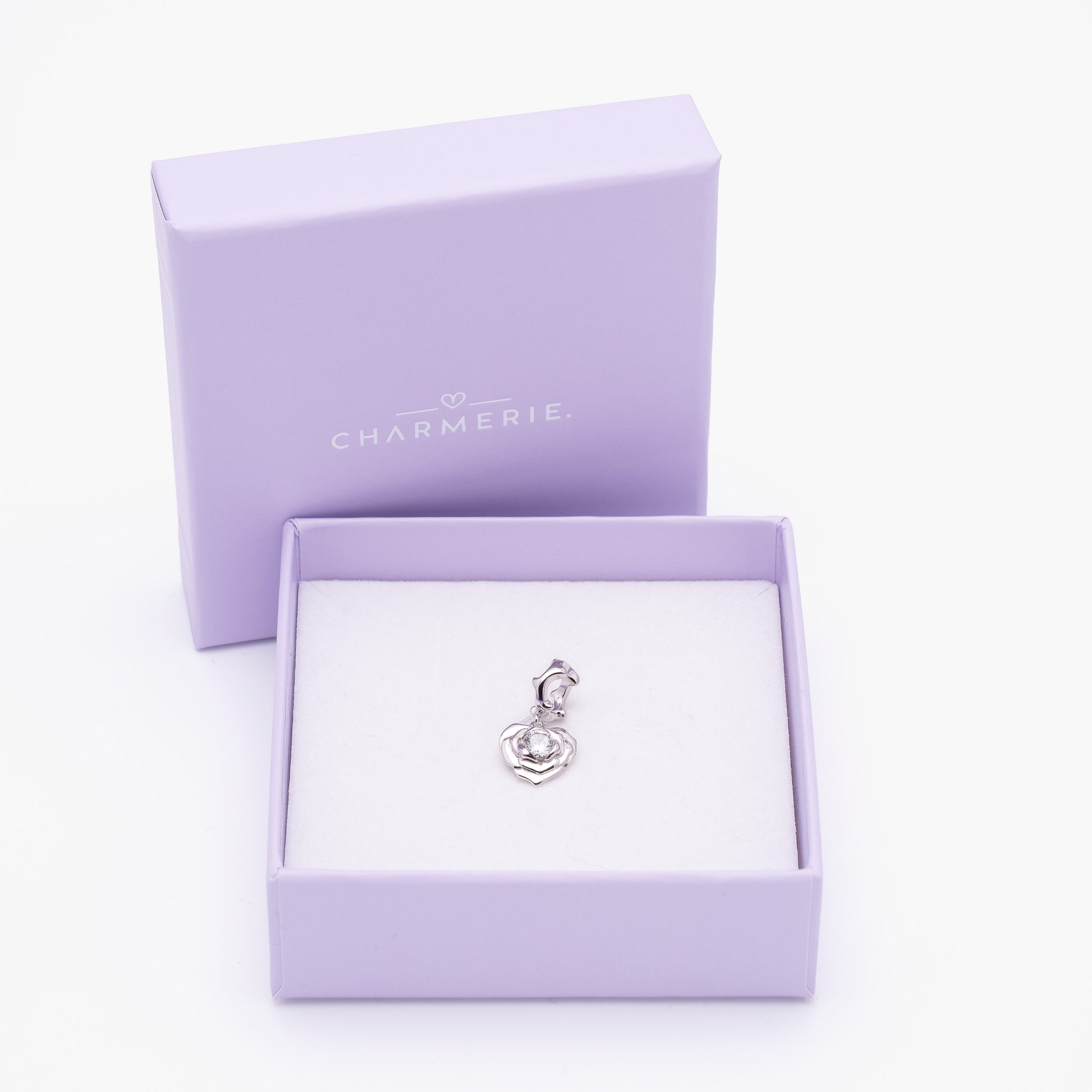 Romantischer Rosenblüten-Herz Charm Anhänger aus 925 Sterling-Silber in Charmerie Geschenkbox