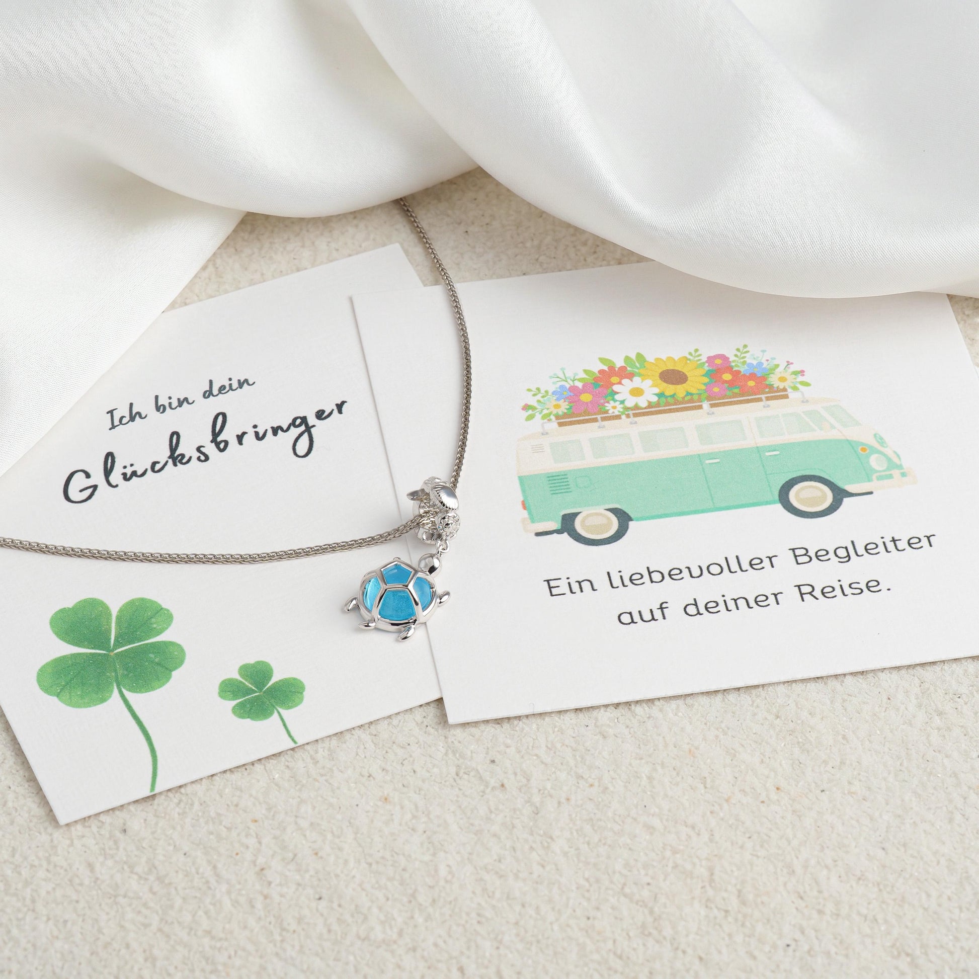 Geschenkkarte "Ich bin dein Glücksbringer, ein liebevoller Begleiter auf deiner Reise" mit Kleeblatt-Motiv