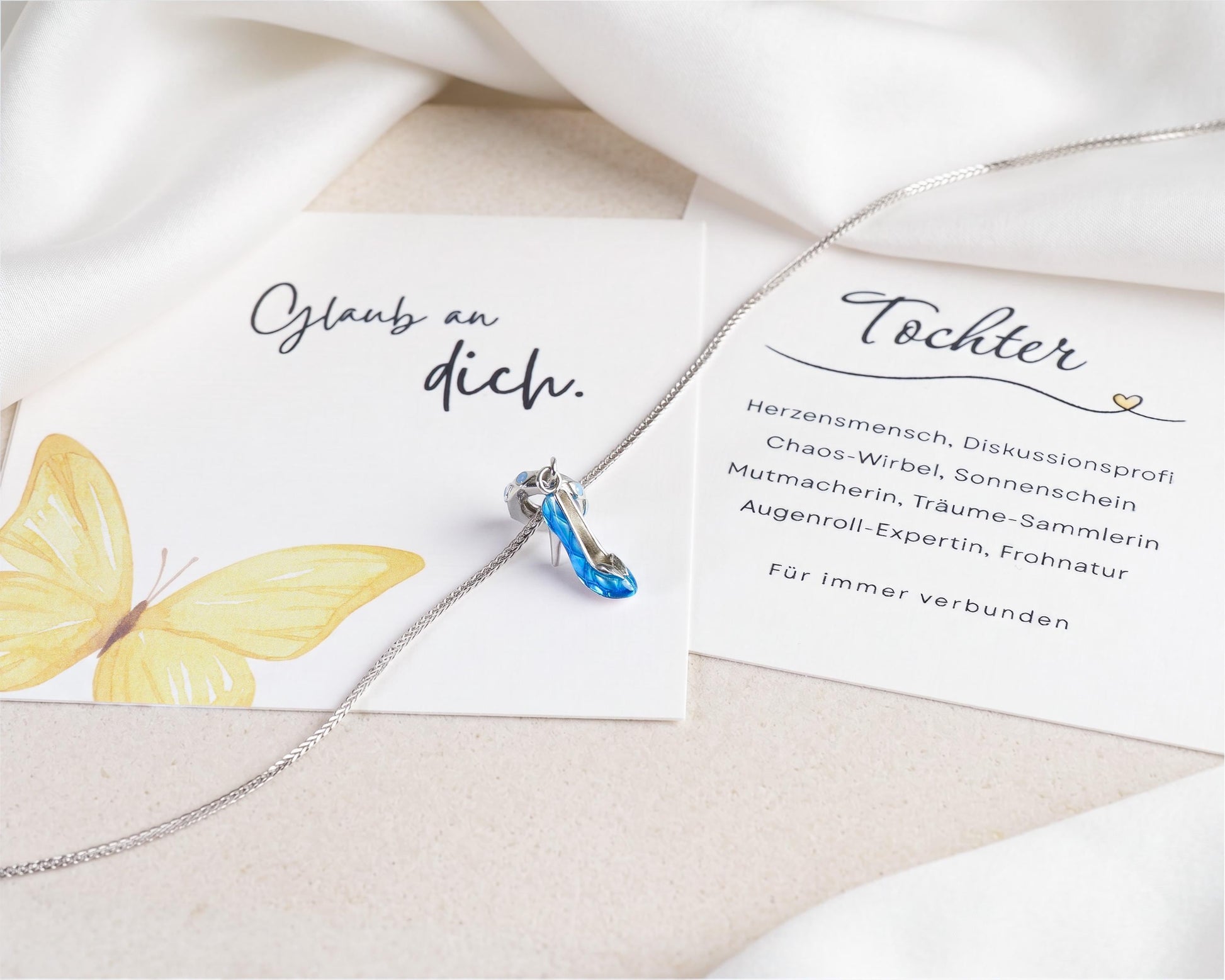 Kette mit blauem High-Heel-Anhänger aus 925 Silber, Geschenkkarten "Glaub an dich" und "Tochter"